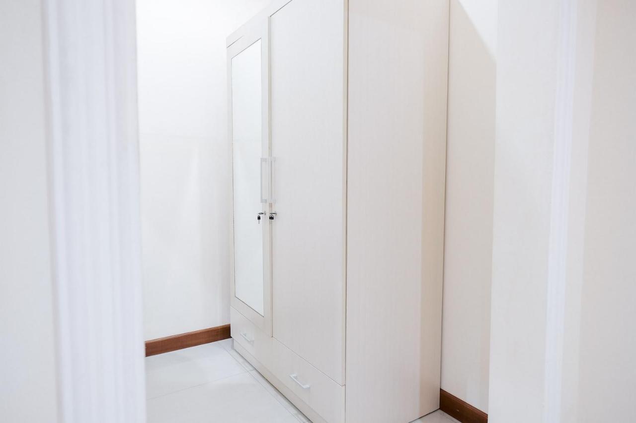 Wisma Delapan Mitra Reddoorz Jakarta Exterior photo